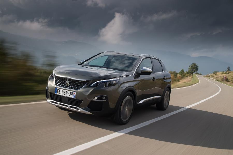 Peugeot 3008 GT 2016 года  (WW) (фото 18 из 42)